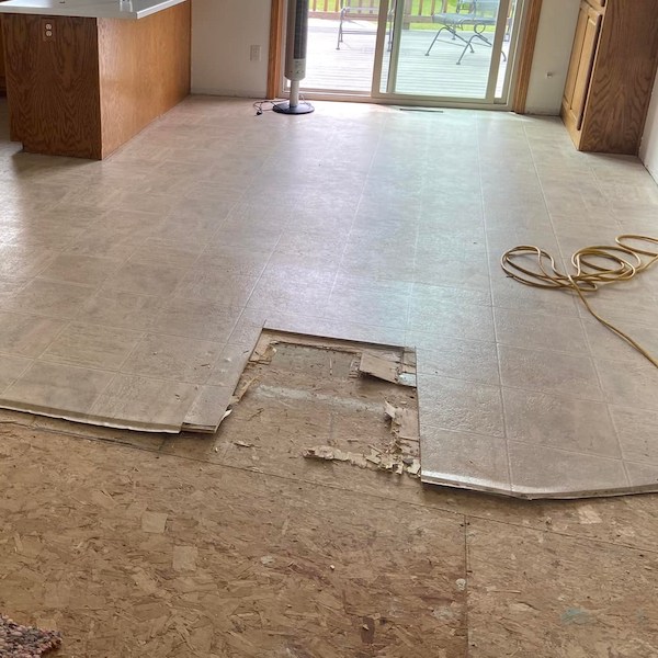 linoleum flooring removal by Bodanske Wood Flooring